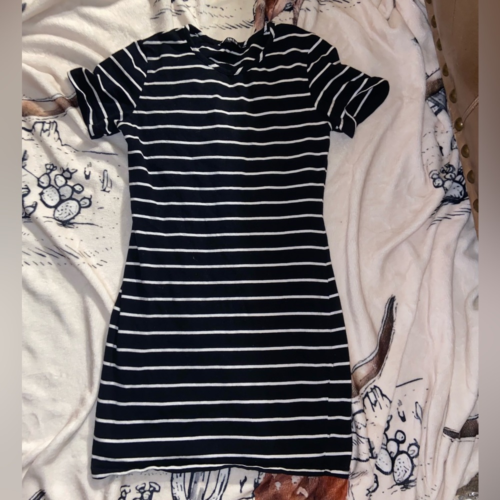 SHEIN BLACK & WHITE STRIPED DRESS